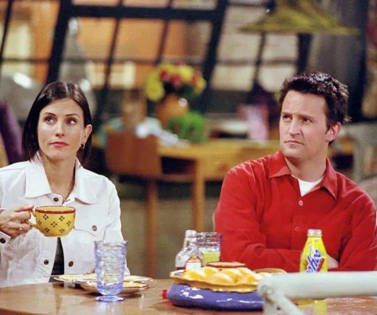 Perry evitó que Chandler engañara a Monica en Friends