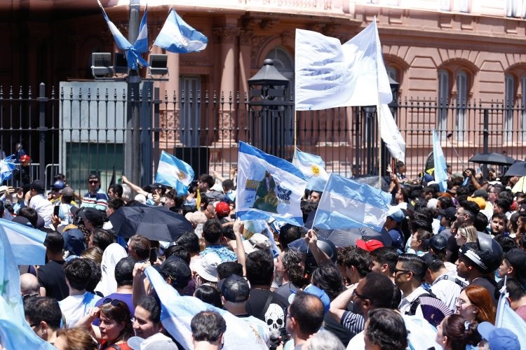 El Gobierno de Milei establecerá “consecuencias” para protestas callejeras