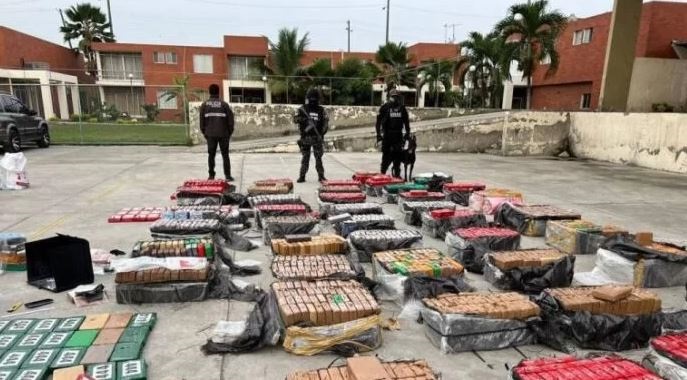 Ecuador incauta cerca de 1.5 toneladas de droga que presuntamente iban a México