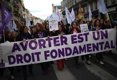 Francia inscribe el aborto en su Constitución