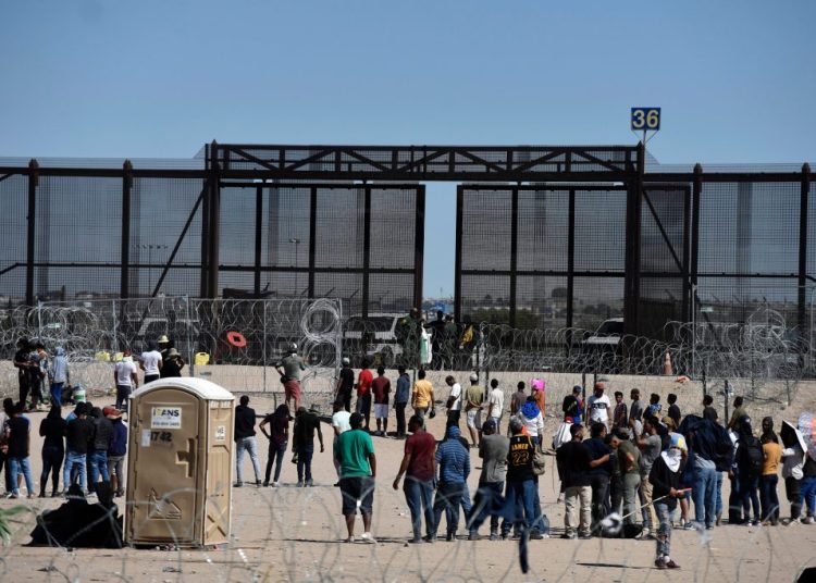 México critica la ley que da vía libre a Texas para detener y expulsar a migrantes